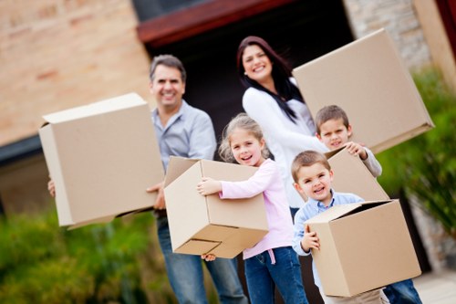 Residential and commercial packing support in Chessington